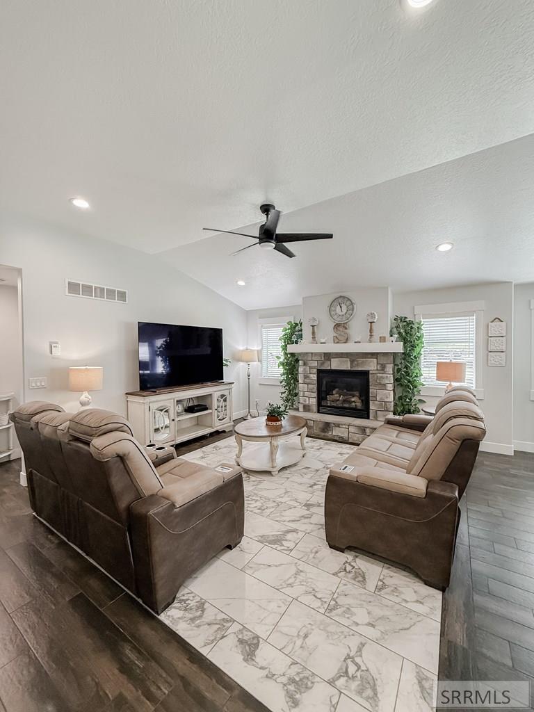 Property 2178440 - Photo 18