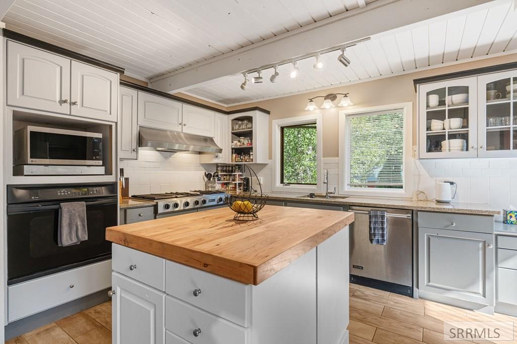 Property 2178855 - Photo 15