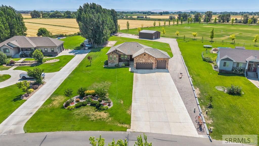 Property 2179001 - Photo 2