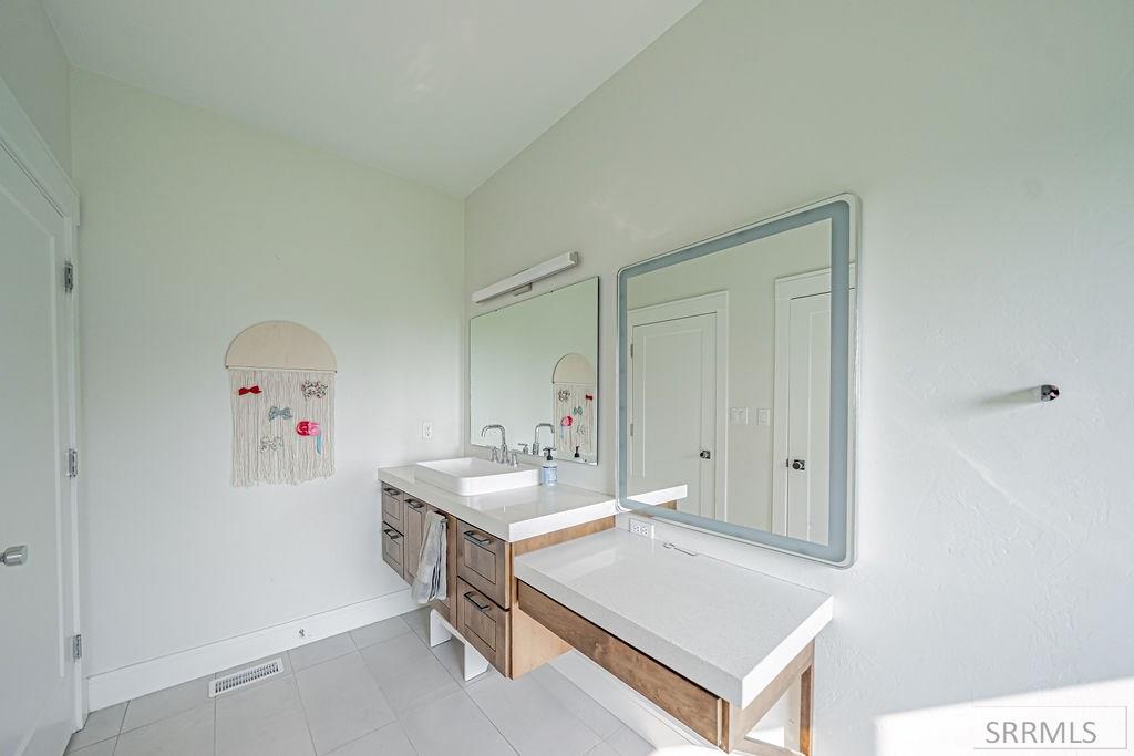 Property 2179414 - Photo 50