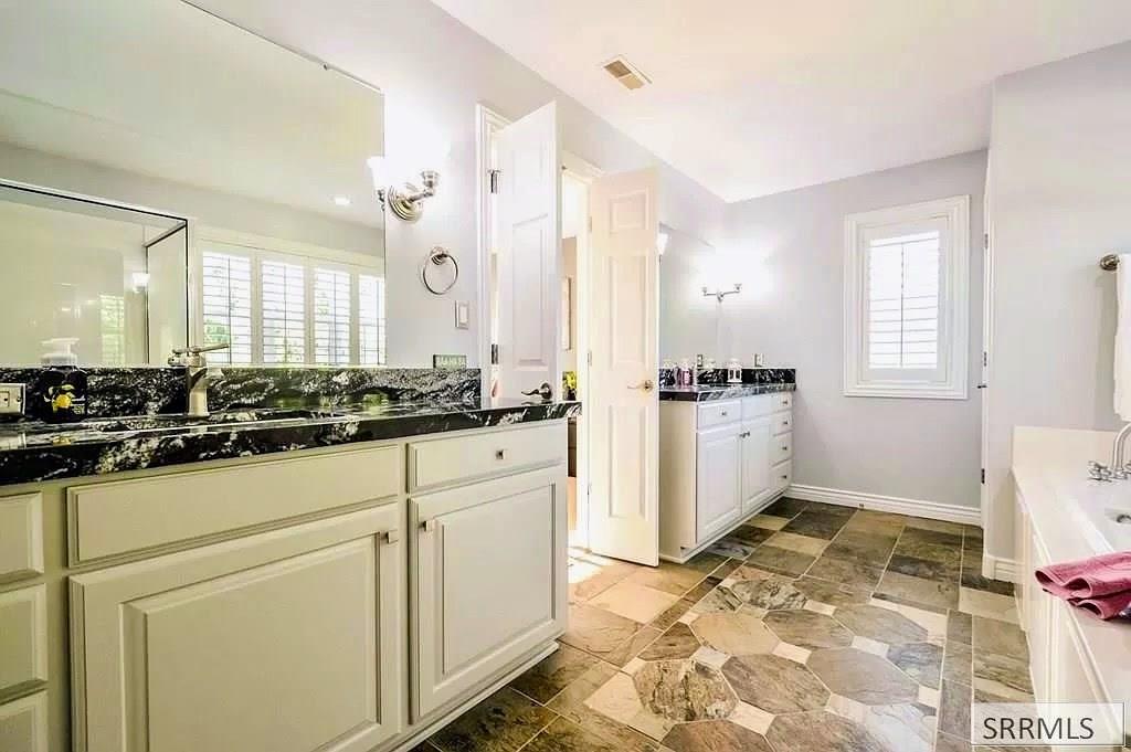 Property 2181214 - Photo 33