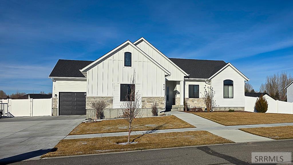 Property 2181271 - Photo 2